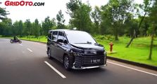 Mobil Keluarga Nyaman Bernuansa Mewah, Cek Harga Toyota Voxy Terbaru