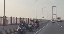 Segerombol Pengendara Motor Panik di Jembatan Suramadu, Putar Balik Lawan Arah Gegara Lihat Sesuatu