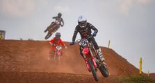 Ducati MX Team Indonesia Puas! Diva Ismayana Menang Sempurna di Kejurnas Motocross 2026 Sumedang