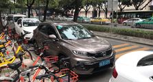 Sengaja Dipersulit, Beli Mobil Bensin di Negara Ini Mesti Antre Pelat Nomor Selama 10 Tahun