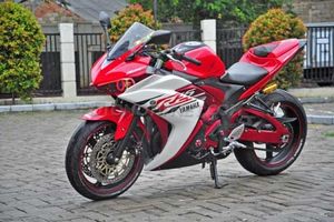 Modifikasi Yamaha Yzf R25 Kelinci Percobaan Jadi Keren Gridoto Com