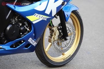 Lihat Nih Suzuki Gsx R150 Hedon Peleknya Lebih Mahal Dari Harga Motor Gridoto Com