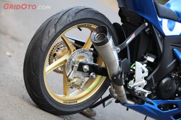 Lihat Nih Suzuki Gsx R150 Hedon Peleknya Lebih Mahal Dari Harga Motor Gridoto Com