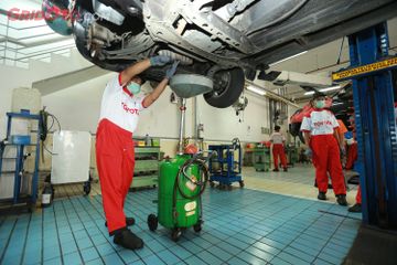 Cukup Duit Segini Untuk Ganti Oli Mesin Kijang Innova Di Bengkel Resmi Semua Halaman Gridoto Com