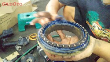 Sudah Tahu Belum Ini Fungsi Gemuk Atau Grease Di Komponen Mobil Gridoto Com