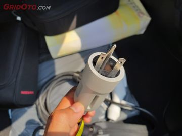 Ini Dia Spesifikasi Colokan Bawaan Mobil Listrik Nissan Leaf Gridoto Com