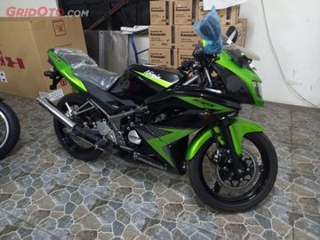 Dijual, Kawasaki Ninja 150 RR 2014 New Old Stock, Kondisi ...