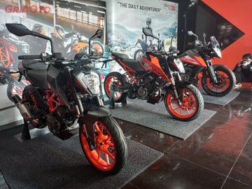 KTM Luncurkan Motor Baru Adventure 250 New Duke 200 dan New Duke