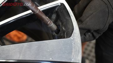 Mobil Punya Fitur Sensor TPMS Gonta-ganti Pelek Bakal Jadi Susah ...