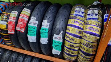 Ilustrasi ban motor bekas