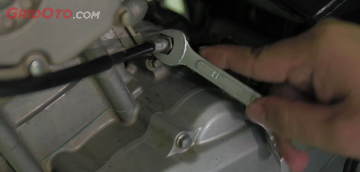 Setel Jarak Main Tuas Kopling Yamaha New V Ixion Lightning