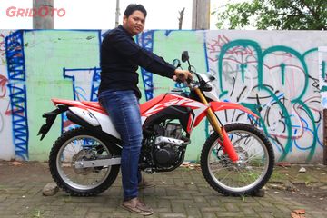 Honda Crf150l Dicoba Tester Yang Tingginya Beragam Kalau Kamu Bakal Jinjit Enggak Ya Gridoto Com
