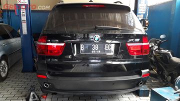 Otoseken Merawat Bmw X5 Berapa Harga Tune Up Dan Spare Partnya Gridoto Com