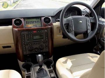 Kenalan Lagi Sama Land Rover Discovery 3 Si Cantik Di Dua Alam Gridoto Com