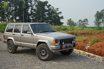 Berapa Harga Jeep Cherokee Xj Saat Masuk Indonesia Tahun 1994 Gridoto Com