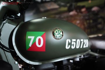 royal enfield classic 500 pegasus