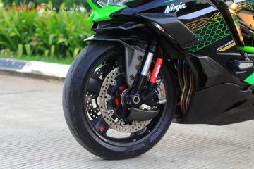 ZX 25R Jadi Superbike Hedon Pelek Carbon Fiber Habis Rp 250 Juta