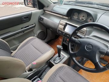 X trail t30 interior sale