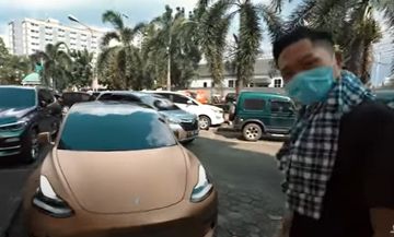 Ashanty Membeli Tesla Model 3 Untuk Hibur Hati Azriel Hermansyah ...