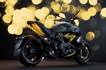 Ducati Diavel 1290 S 'Black and Steel 