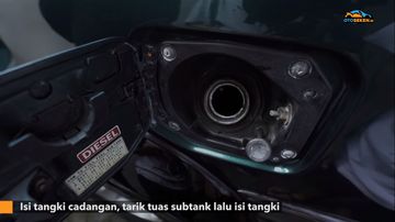 10 Perbedaan Toyota Land Cruiser Seri 80 Varian VX dengan VX-R ...