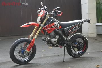 Kawasaki KLX 150 Tampil Macho Ala Supermoto Kakinya Spesial Tapi