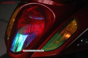 Nempel Cutting Sticker Di Mika Lampu Motor Bisa Merusak Berikut