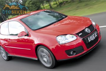vw golf gti generasi kelima hot hatch