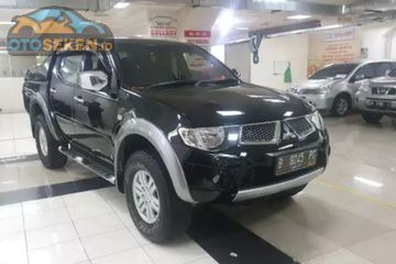 mitsubishi strada 2004 double cabin