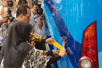Beberapa Kendaraan Di Surabaya Wajib Pasang Stiker Reflektor Jika
