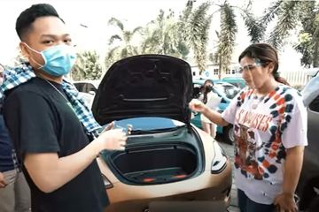 Ashanty Membeli Tesla Model 3 Untuk Hibur Hati Azriel Hermansyah