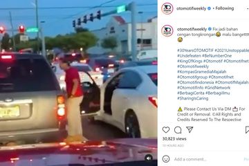 Ditinggal Sopir Mau Ngomelin Orang, Sebuah Sedan Jalan Sendiri Bak ...