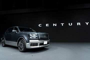 Enggak Berchandya, Segini Harga Toyota Century Versi SUV ...