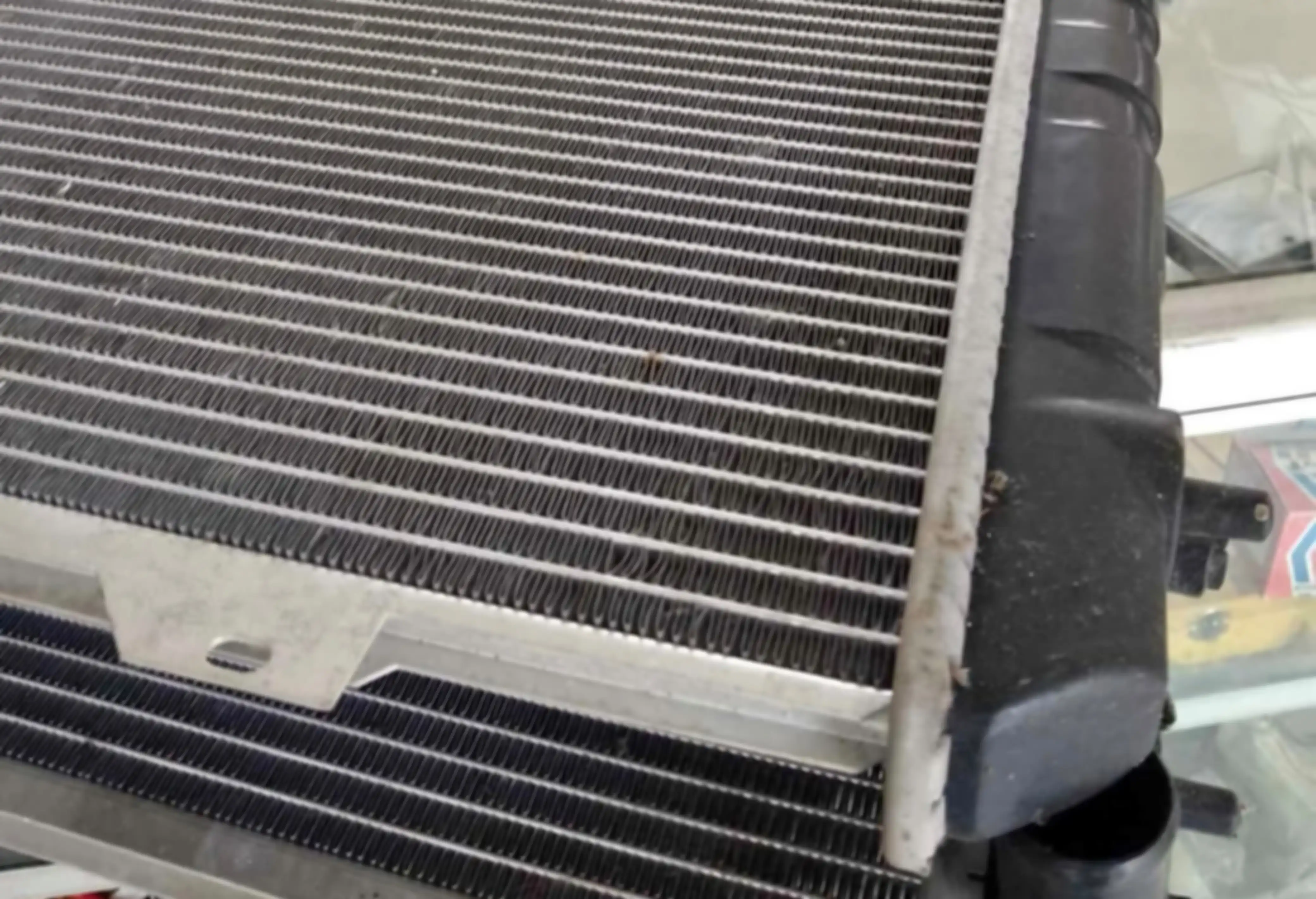Ilustrasi radiator mobil bekas