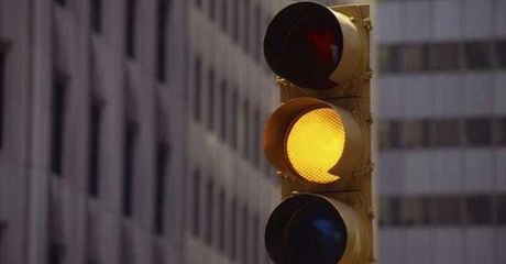 Semua Harus Tahu, Ternyata Jeda Lampu Kuning ke Merah Waktunya Cuma Segini