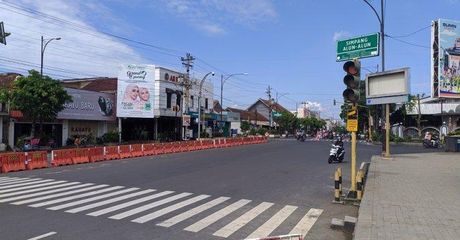 Bayumas Raya Masuk Daftar Wilayah Penerapan PPKM Jawa Bali, Polisi Lakukan Penutupan Sejumlah Ruas Jalan, Catat Jadwal dan Lokasinya!