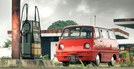 Mazda Bongo Klasik Imut, Tampang Klimis, Kaki Dibikin Rebahan