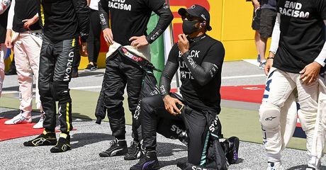 Lewis Hamilton Apresiasi Pembalap yang Berlutut Sebelum Race, Akankah Berlanjut di GP Hongaria?