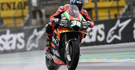 Hasil FP1 MotoGP Prancis 2020: Bradley Smith Bawa Aprilia Memimpin di Kondisi Basah, Valentino Rossi Cuma Segini