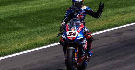 Hasil Race 2 WorldSBK Inggris 2021 - Toprak Razgatlioglu Menang, Jonathan Rea Cium Aspal