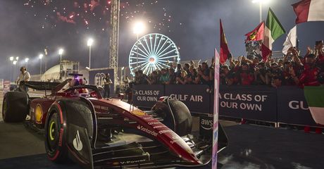 Jahilnya Juara F1 Bahrain 2022 Charles Leclerc, Seluruh Kru Ferrari Kena Prank di Akhir Balapan