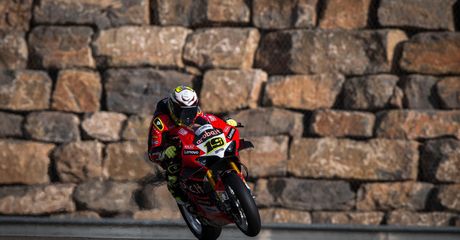 Tak Terkejar, Alvaro Bautista Menang Race 2 WorldSBK Aragon disusul Jonathan Rea, Toprak di Mana?