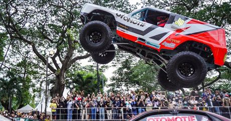 Gajah Monster Berhasil Terbang Dengan Sempurna di Otobursa Tumplek Blek 2022