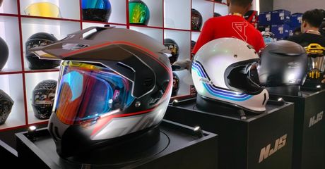 FB Live : NJS Bawa Dua Helm Baru di IMOS 2022, Harga Mulai Rp 650 Ribu