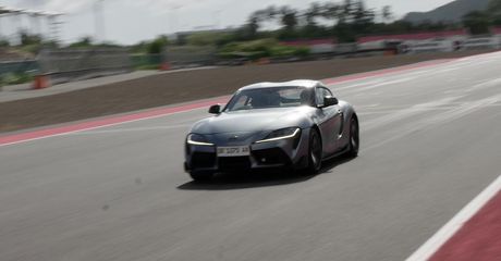 Berpacu Dengan 382 Daya Kuda, Toyota Supra Libas Sirkuit Mandalika