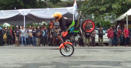 Jangan Sampai Kelewat, Tonton Aksi Memukau Moto Freestyle Andal di Otobursa Tumplek Blek 2022
