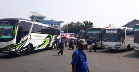 Catat, Ini Posisi Paling Nyaman Duduk di Dalam Bus. Bebas Mabok