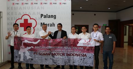 Peduli Korban Gempa dan Tsunami di Palu, Wuling Salurkan Donasinya