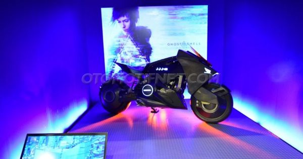 Motor Scarlett Johansson Honda Nm4 Concept Tampil Di Tokyo Motorcycle Show 2017 Gridoto Com