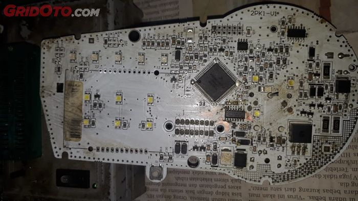 Ilustrasi papan PCB milik Yamaha R15 